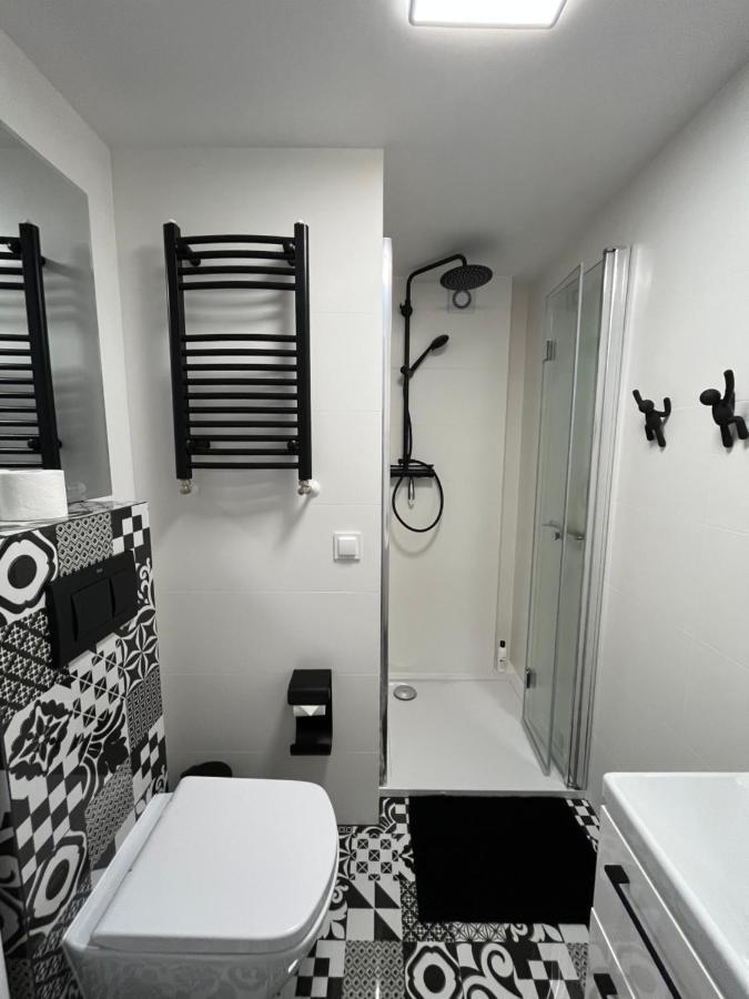 Agapella Apartamenty- Fiszera 500m From The Beach, Free Parking Lägenhet *